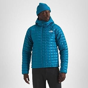 $132 | THE NORTH FACE Men's Thermoball Hooded Jacket at Amazon