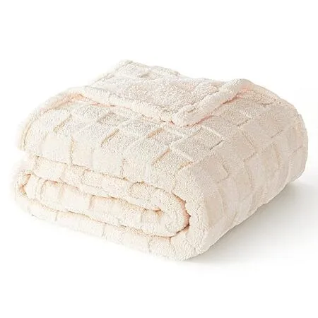 50" x 60"" Exclusivo Mezcla 3D Checkered Fleece Throw Blanket (Ivory)